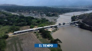 Obras en Antioquia: El hito que logró la vía que agilizará la llegada al mar de Antioquia - Medellín - Colombia