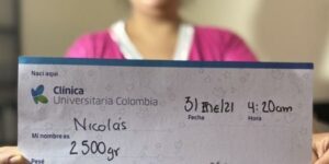 Ocurrió en Bogotá: Fue al médico por un dolor, y dio a luz a un bebé que no esperaba - AlbertoNews