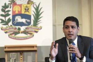 Olivares: "Si todo sale bien (...) yo creo que la vacunación efectiva en nuestro país podrá ser en dos meses" - AlbertoNews