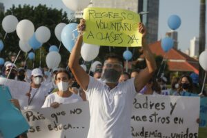 Padres piden un retorno 'voluntario y gradual' a las escuelas en Panamá (Fotos) - AlbertoNews