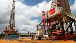 Pdvsa retomó producción de crudo liviano tras colocar baipases a gasoducto dañado - AlbertoNews