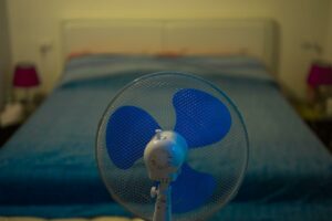Por esta razón nunca debes dormir con un ventilador en tu habitación