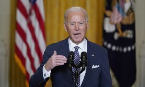 Presidente Biden estudia opciones para ayudar a Egipto a liberar el canal de Suez - AlbertoNews