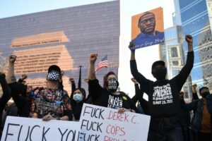 Protestan en Mineápolis tras apertura del juicio por la muerte de Floyd - AlbertoNews
