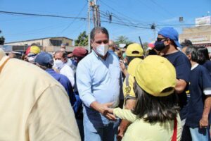 "Que venga el progreso y la democracia": Diputados de la legítima AN realizan recorrido por varios sectores de Maracaibo (Fotos) - AlbertoNews