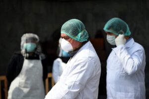 Régimen miserable: Menos de US$5 gana un médico venezolano en la nueva tabla salarial - AlbertoNews