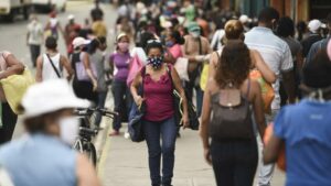 Segunda ola sigue impactando con fuerza a Venezuela que impone récords diarios de contagios y muertes - Medio de comunicación para la comunidad de Habla Hispana