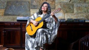 Soledad Bravo y su familia pelean contra el Covid con millares de amigos y la Fundación Frigilux
