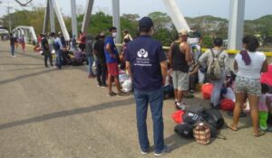 Terror en apure: Continúa flujo de desplazados de La Victoria hacia Arauquita en Colombia por enfrentamientos armados - AlbertoNews