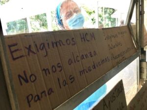 Trabajadores del Hospital Central de San Cristóbal protestan para exigir mejores salarios - AlbertoNews