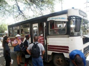 Transportistas Unidos: Al menos el 50% de las unidades se mantendrían fuera de servicio por falta de gasoil
