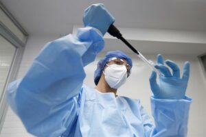 Un laboratorio siberiano abandona el secretismo y revela cómo ha creado la vacuna EpiVacCorona - AlbertoNews