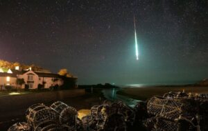 Una curiosa bola en llamas iluminó el cielo de Reino Unido cerrando el mes de febrero