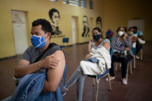Venezuela evalúa segunda vacuna rusa: EpiVacCorona | Voice of America