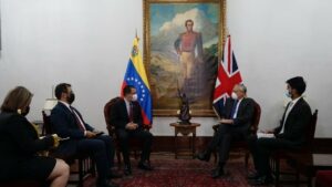 Venezuela reitera en despedida de Embajador británico interés de llevar relaciones con Reino Unido a un nivel de respeto