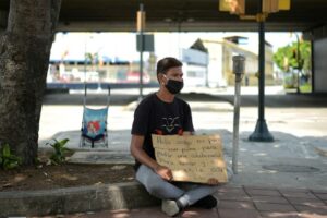 la campaña de unos migrantes venezolanos sobre las elecciones presidenciales en Ecuador que generó polémica y malestar