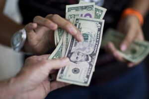 ¡SEPA! Sube el precio del dólar paralelo y así se cotiza para el inicio de la jornada de este martes #23Mar