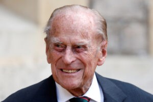 ¡SÉPALO! Esposo de la reina Isabel II es trasladado de hospital para exámenes cardíacos