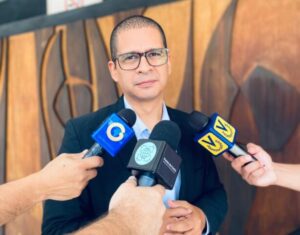 Nicmer Evans plantea enmienda para eliminar reelección indefinida