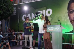 Abascal y Olona cierran la campaña "tendiendo la mano" al PP de Moreno para un "cambio profundo y real"