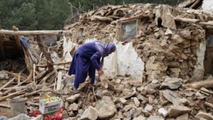 Afganistán recibe ayuda internacional tras efectos del fuerte terremoto