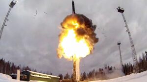 Analistas del Ejército no descartan que Rusia emplee el arma nuclear en Ucrania