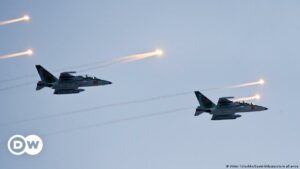 Avión militar ruso se estrella cerca de frontera con Ucrania | El Mundo | DW