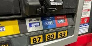 Baja el precio de la gasolina luego de 9 semanas
