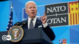 Biden promete que Estados Unidos apoyará a Ucrania ″el tiempo que sea necesario″ | El Mundo | DW