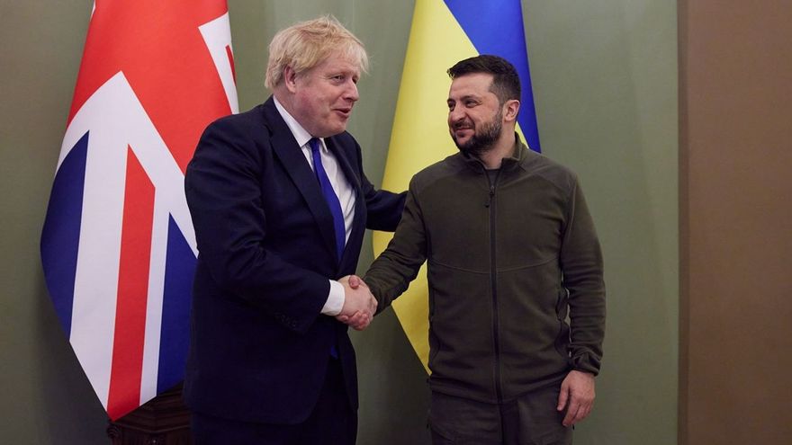 Boris Johnson visita Kiev el día en que Ucrania avanza su adhesión a la UE