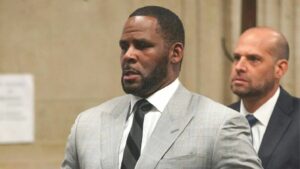 Cantante R. Kelly fue sentenciado a 30 años de prisión por tráfico sexual