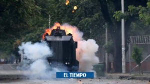 Disturbios en la Universidad del Valle entre encapuchados y el Esmad - Cali - Colombia