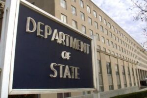 EE.UU. afirma que viaje a Venezuela se centró en "bienestar" de estadounidenses