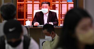 El brote de covid en Corea del Norte que Kim Jong-un quiere que se sepa