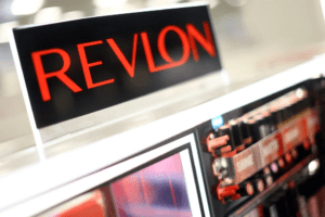 El gigante de la cosmética Revlon se declaró en bancarrota