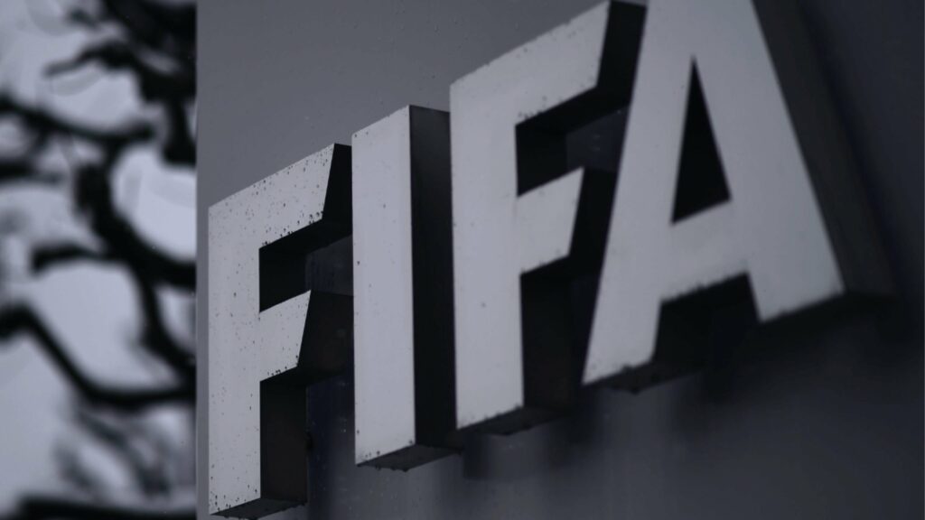 FIFA permite que hasta 2023 los jugadores en Ucrania y Rusia puedan ir a otras ligas