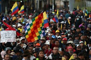 Gobierno e indígenas firman el acuerdo que pone fin a protestas en Ecuador