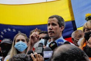 Guaidó le pide a Petro acompañar a Venezuela en su "lucha para recuperar la democracia"