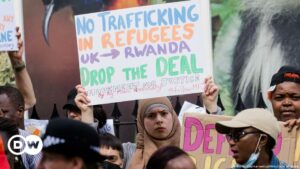 Justicia británica autoriza plan de expulsión de migrantes ilegales a Ruanda | El Mundo | DW