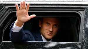 Macron duda entre un “acuerdo de coalición” o pactos puntuales, tras perder la mayoría absoluta