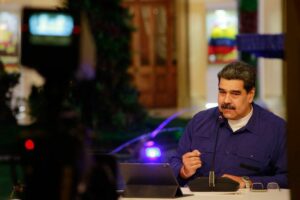Maduro: «Cantv tiene que ponerse en su eficiencia máxima y debe responderle al pueblo»