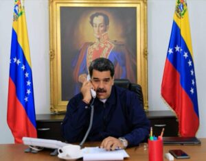 Maduro confirma conversación con Gustavo Petro "sobre la disposición de restablecer normalidad en las fronteras"