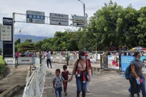 Maduro confirma conversación con Petro y disposición de ambos de abrir la frontera