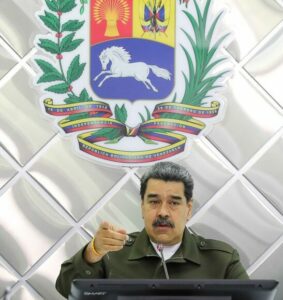 Maduro suspende clases en el país miércoles y jueves por paso de ciclón tropical