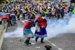 Manifestantes indgenas en Ecuador: "En primera fila hasta que tenga que morir"