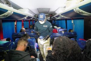 Migración Colombia halló a 85 venezolanos que viajaban sin documentos