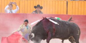 Paola San Román, la torera que planta cara al fin de la Fiesta en México