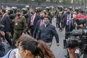 Pedro Castillo acudió a Fiscalía de Perú para ser interrogado por supuesta corrupción