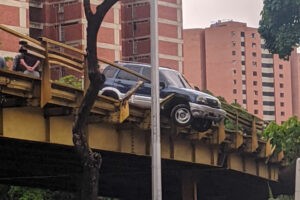 Por un accidente, elevado de Maripérez cerrará hasta nuevo aviso para hacer mantenimiento