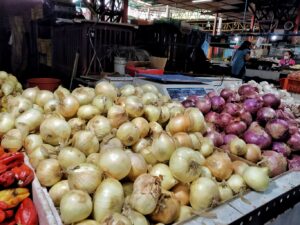 Precio del kilo de cebolla sube a Bs. 9,5 #MercadoGuaicaipuro